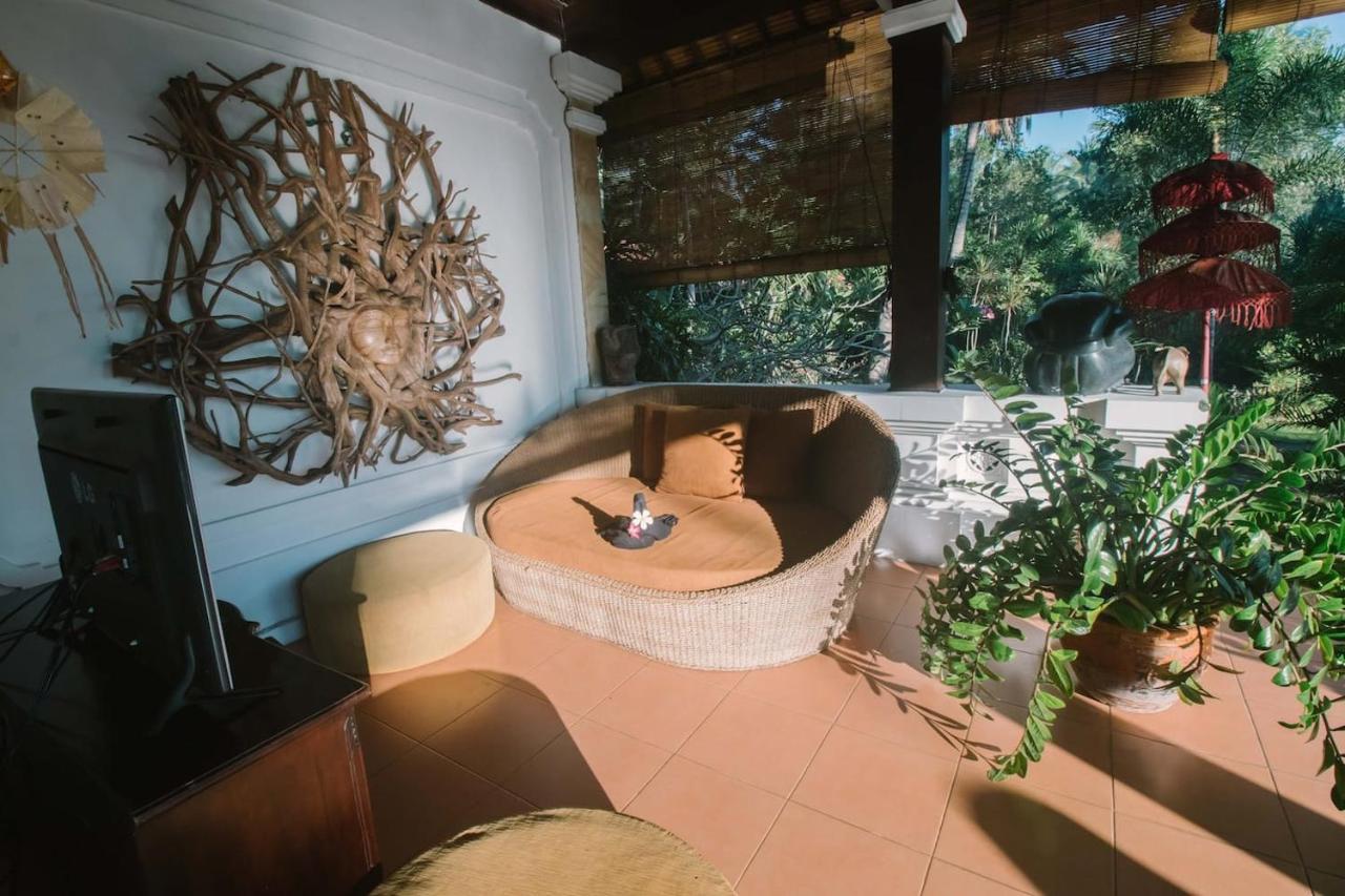 Bali North Beach B&B Tianyar Exterior photo
