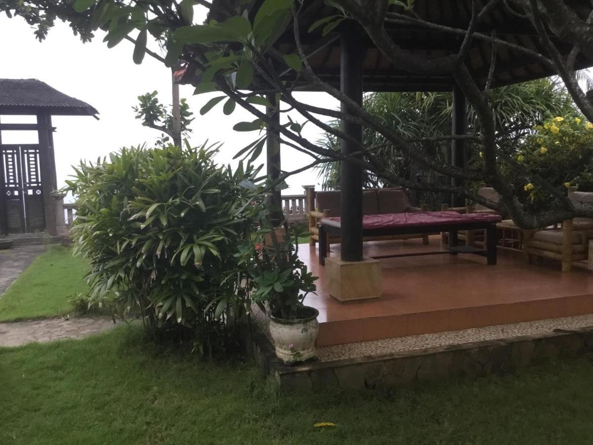 Bali North Beach B&B Tianyar Exterior photo