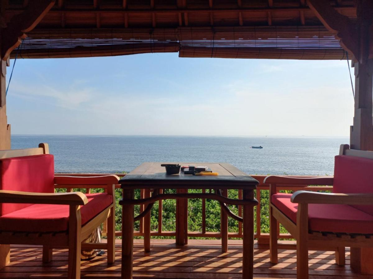 Bali North Beach B&B Tianyar Exterior photo